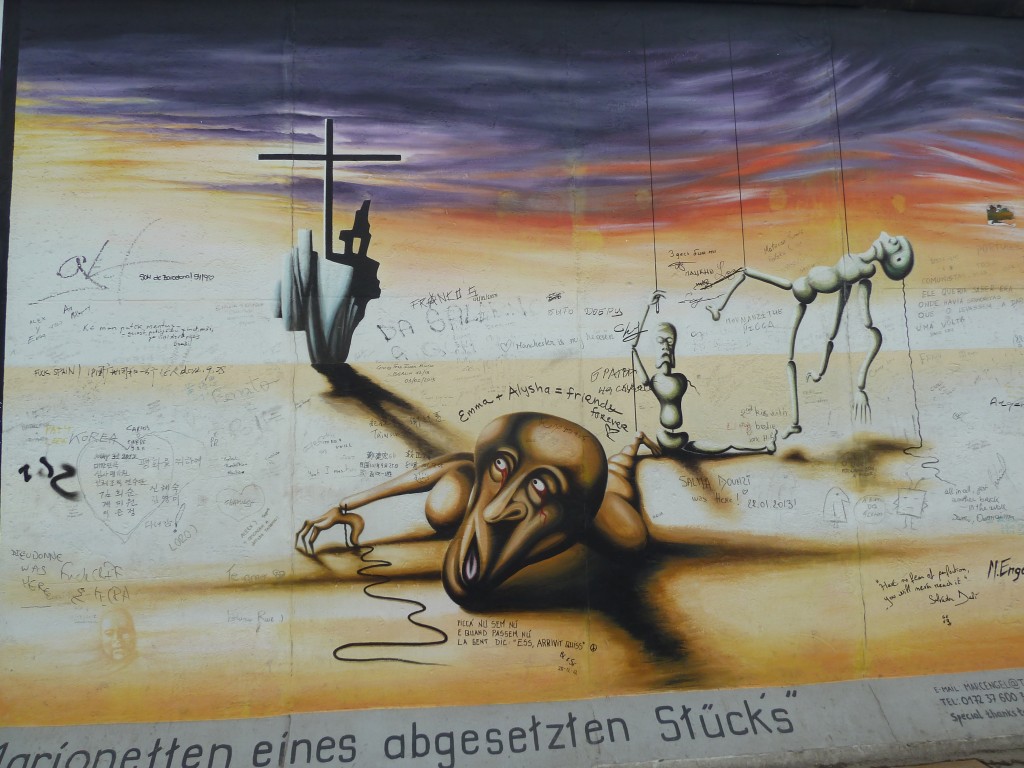 P1090804 1024x768 Reflections of the Irony of the Berlin Wall