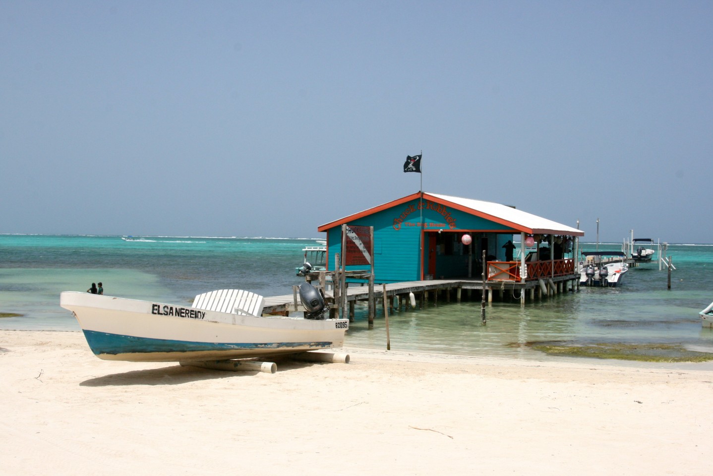 Chuck & Robbie's Dive Shop - Ambergris Caye, Belize