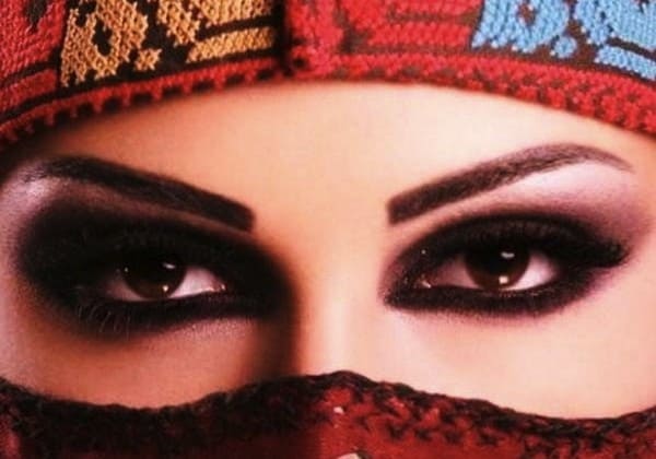 Khol (كحل‎) Eyeliner and the Evil Eye (عين الحسود‎), the evil eye, the grand bazar, istanbul