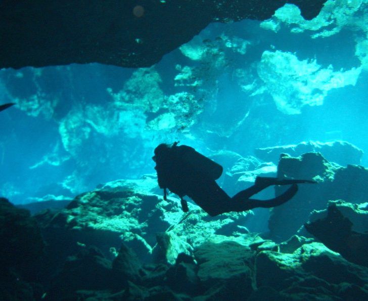 scuba divier in the Riviera Maya cenote