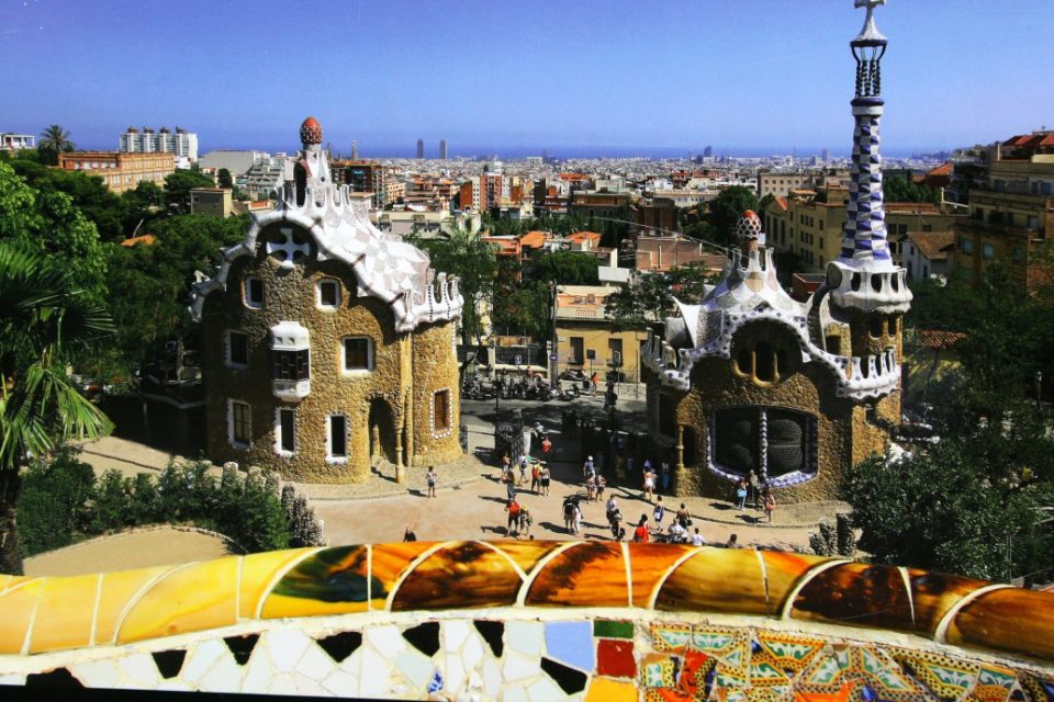 FALL IN LOVE WITH BARCELONA!