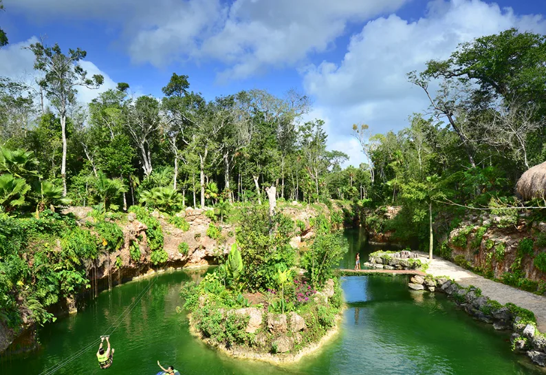 Xenotes Oasis Maya, Mexico