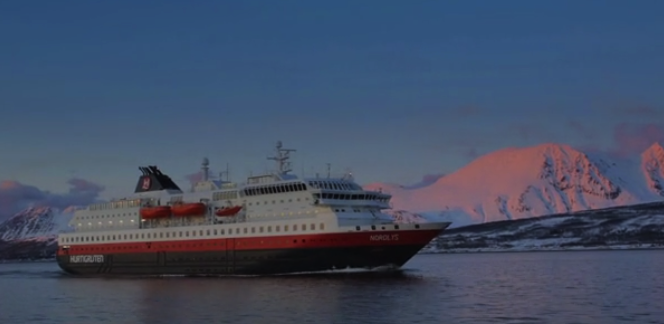 Hurtigruten Ship with Northern Lights in Norway https://ooh.li/1047f24