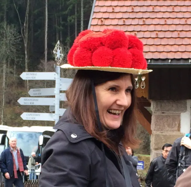 Bollenhut Hat worn by lady