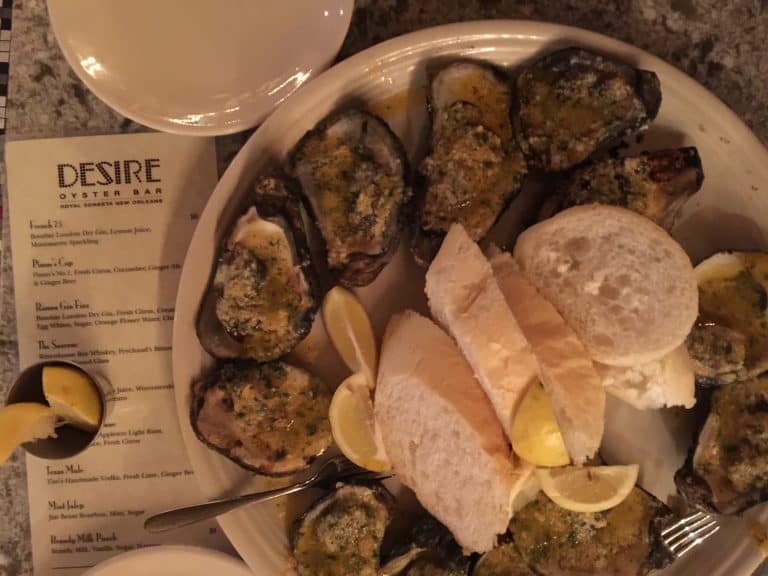 Louisiana Cuisine You Can't Miss these 15+ Dishes!