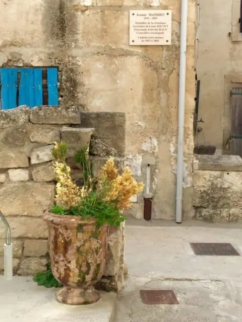 Come along with me as I explore Les Baux, France and Carrieres de Lumiere