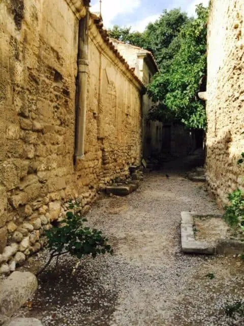 Come along with me as I explore Les Baux, France and Carrieres de Lumiere