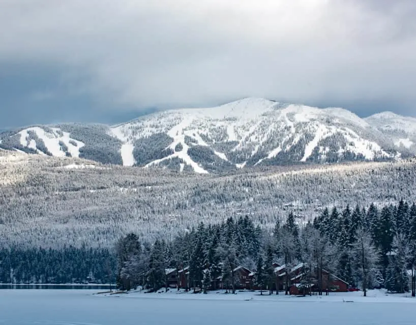 Mountains in Montana’s Winter Wonderland – ski Whitefish