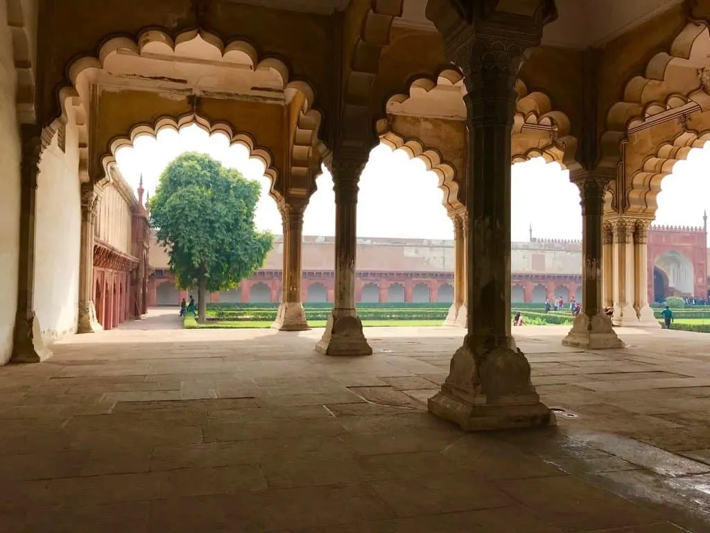 Agra Fort, Tourist places in India, Tourist places in North India, Famous places in India, Tourist spots in India