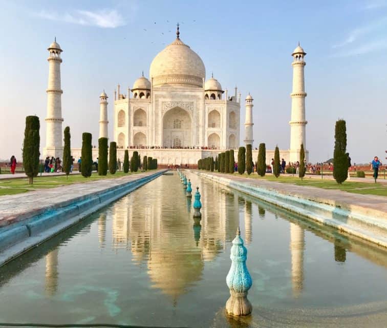 Cuties in Tajmahal