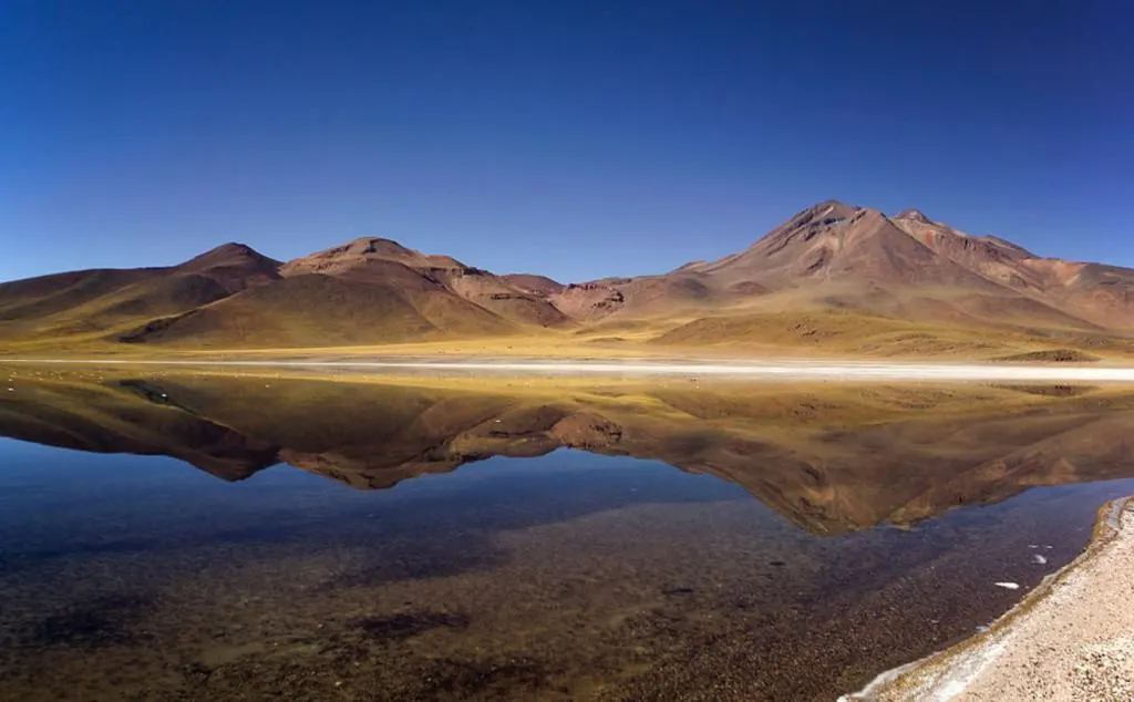 Laguna Miscanti Antofagasta, Chile, Time in Chile, Best Time to Visit Chile, Chilean restaurant, Chilean food