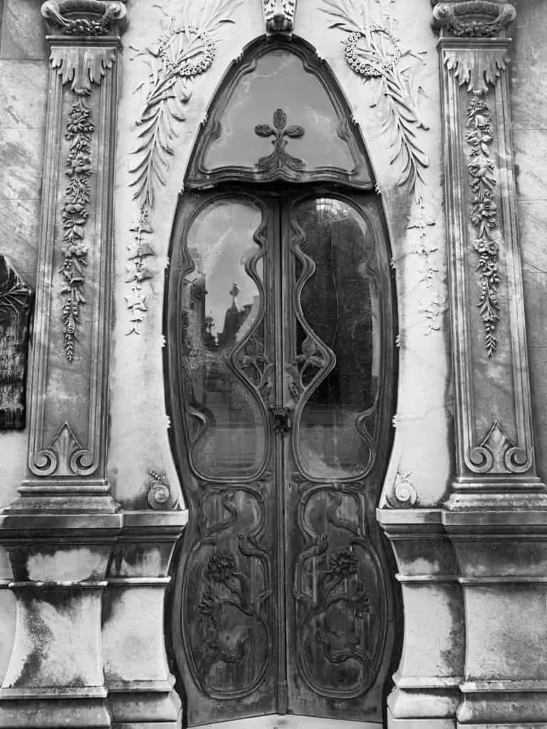 Buenos Aires Cemetery, La recoleta Cemetery, Recoleta Cemetery, la recoleta cemetery burials,