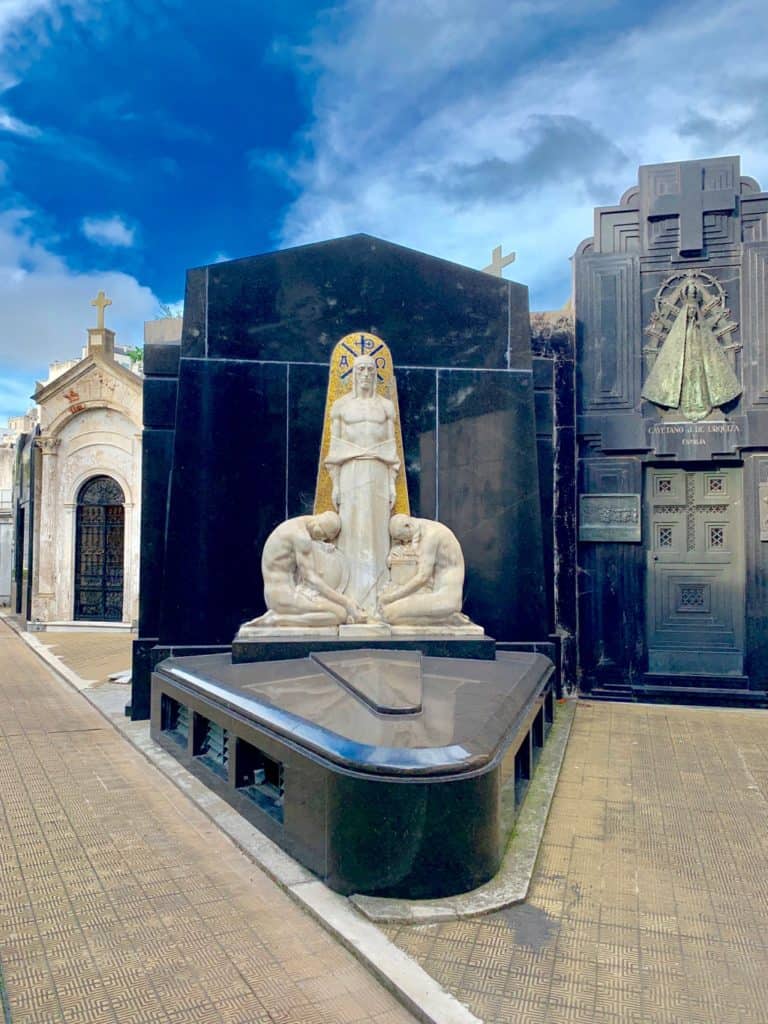 Buenos Aires Cemetery, La recoleta Cemetery, Recoleta Cemetery, la recoleta cemetery burials,