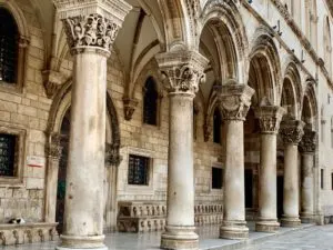 Europe in spring, Europe in the Spring, #Spring #Europe, best places to visit in Croatia, Split to Dubrovnik day trip, sailing, Split to Dubrovnik day trips, Dubrovnik walls, Hiking in Croatia, best bars in Dubrovnik