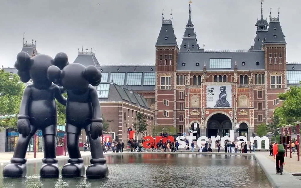 10 Awesome Things to do in Amsterdam. Check out this ultimate guide to Amsterdam for first time visitors! My list of all the things you cannot miss when visiting Amsterdam. | Amsterdam Itinerary | Amsterdam Weekend | Amsterdam Activities. #amsterdam #netherlands