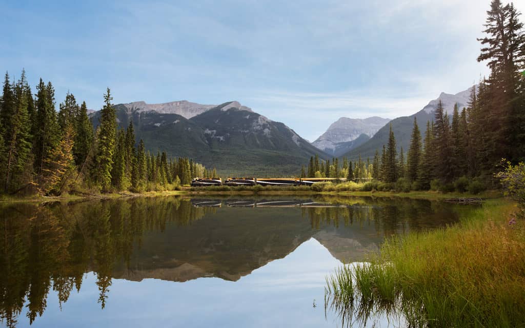 Everything you need to know about riding the rocky mountaineer train in Canada, things to know about Rocky Mountaineer, #RockyMountaineer, #Canada #CanadianRockies