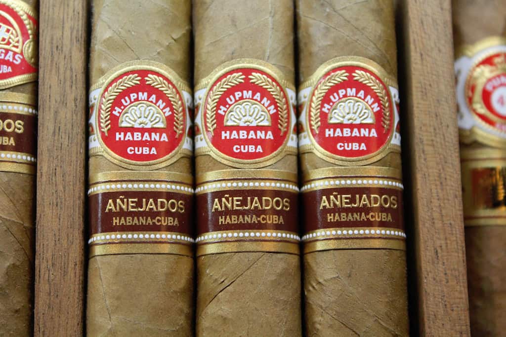 cuban liquor, Cuban cigars, cuba cigars, Cuban drinks, Cuban cocktails, Cuban alcoholic drinks #Cuba #Cuban #drinks