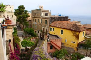 Bucket List for Families, bucket list ideas, Bucket list for couples, #BucketList #travel,  6 Best Road Trips in Italy