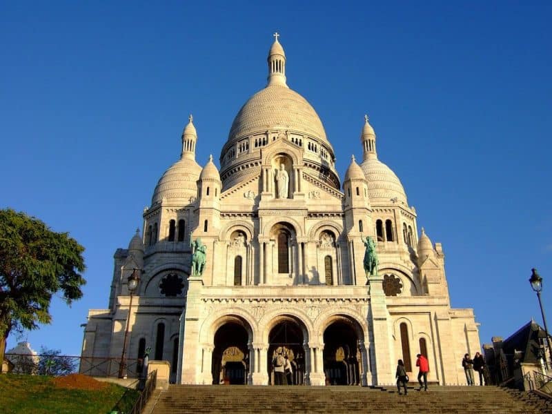 15 Famous French Landmarks Not To Miss!