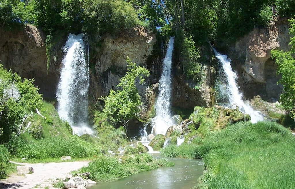 Waterfall hikes near Denver, waterfalls near Denver, best waterfall hikes near Denver, #Denver #Colorado