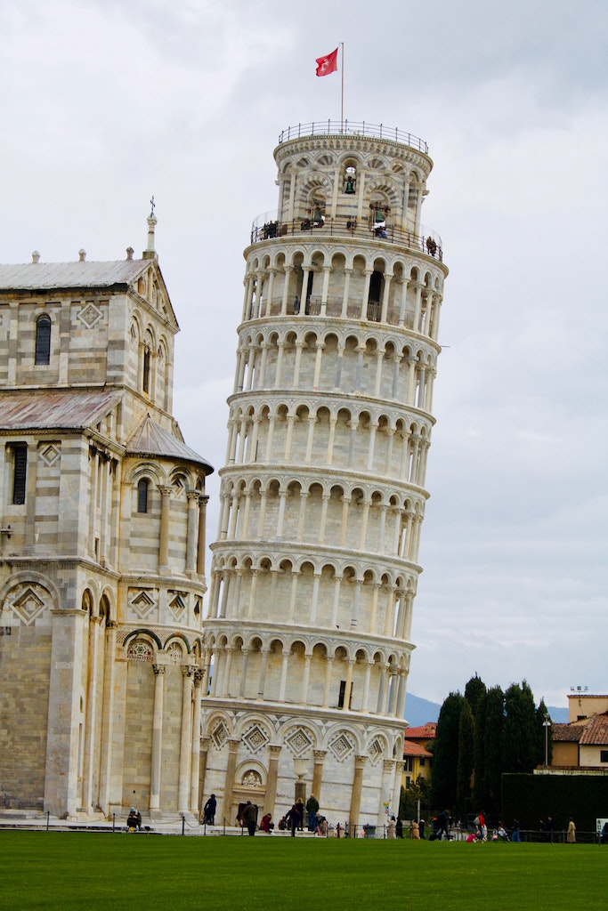 Leaning tower of pisa italy