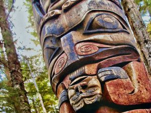 Large Totem pole, what to expect on an alaskan cruise, Alaska road trips