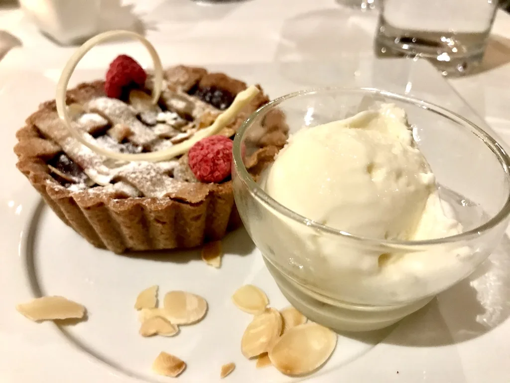 pastry with ice cream, best food in croatia