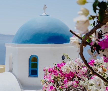 santorini greece, Best Islands for Luxury Family Vacations