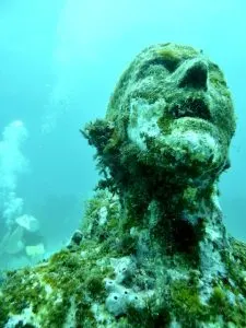 Crazy man under water, best dive shop in key west