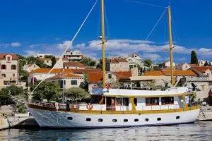 chartered yacht in Croatia, More food in Croatia, 3 day yacht charter croatia