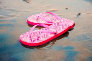 pink flip flops, what to wear in Cancun