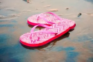 pink flip flops, what to wear in Cancun