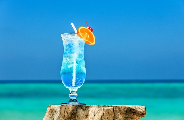 Beach Cocktail, Blue Curacao, what to do in Curacao from cruise ship, beaches in the sand
