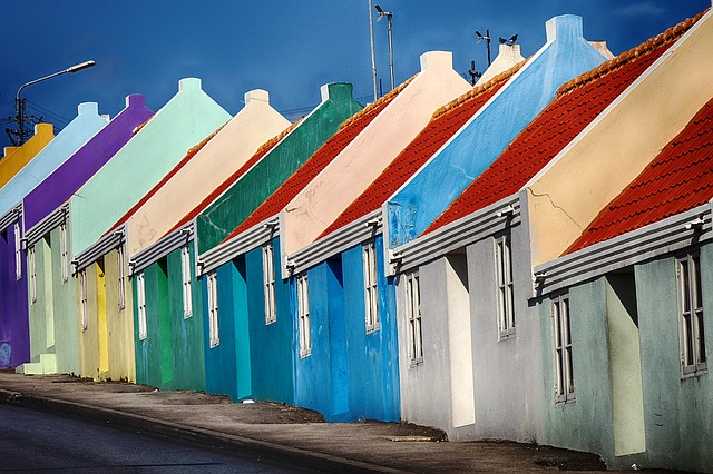what to do in Curacao from cruise ship, colorful houses